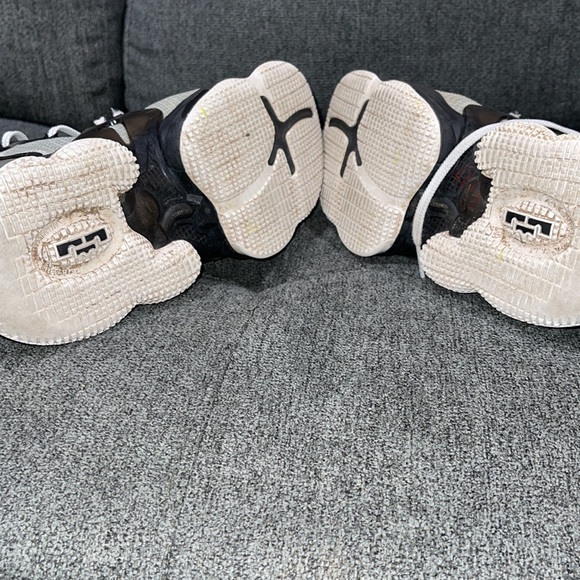 Nike Lebron basketball shoes - Picture 7 of 10